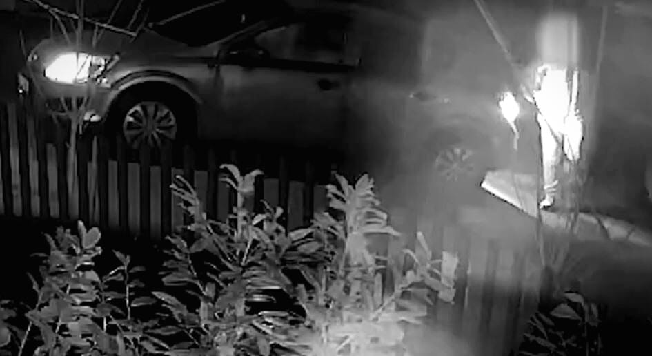 Beült egy nő mellé egy kóros elmeállapotú férfi, így szerezte meg a kocsiját – videó