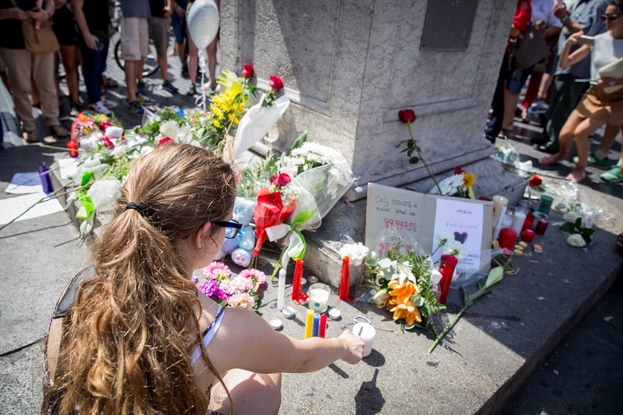 Barcelona: múzeumba kerülnek a támadás helyszínén összegyűlt emléktárgyak
