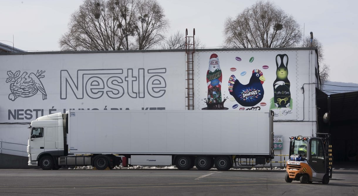 Bezárja romániai üzemét a Nestlé, magyarországi gyártást emlegetnek