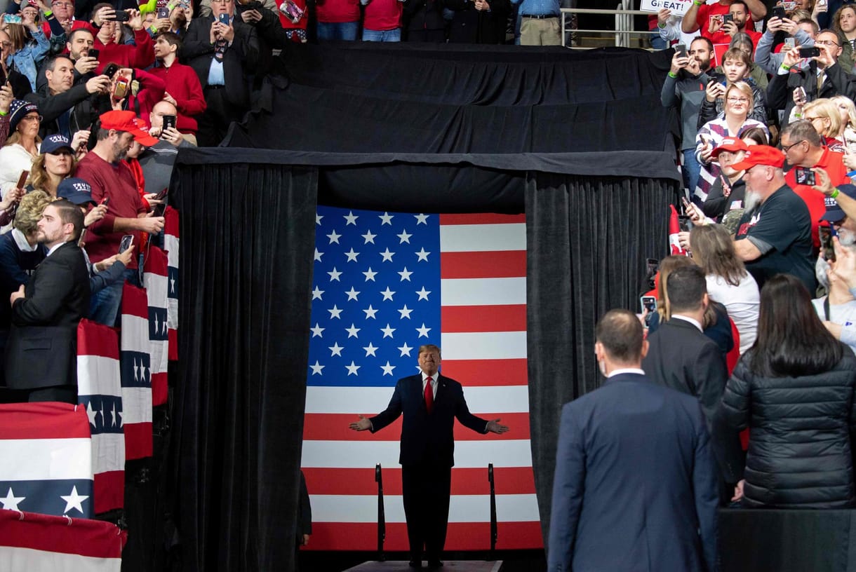 Bumerángként üthet vissza a demokratákra a Trump elleni vádemelés