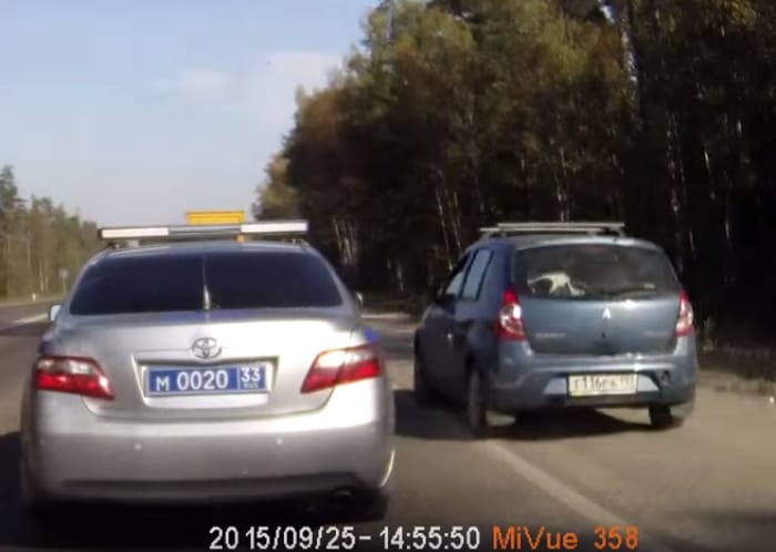 Ezek a rendőrök minden szabályosan közlekedő autós álmát valóra váltották – videó