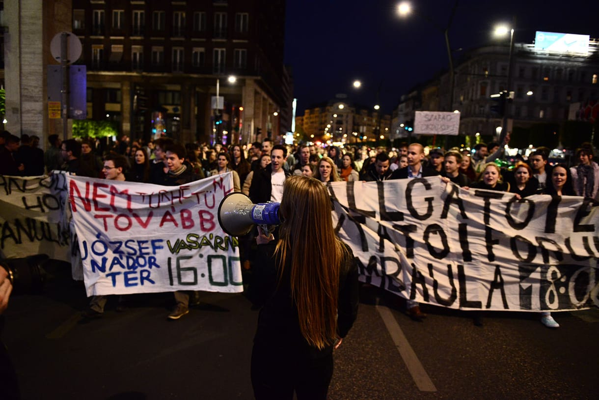 Ultimátumot kapott a kormány a hallgatóktól