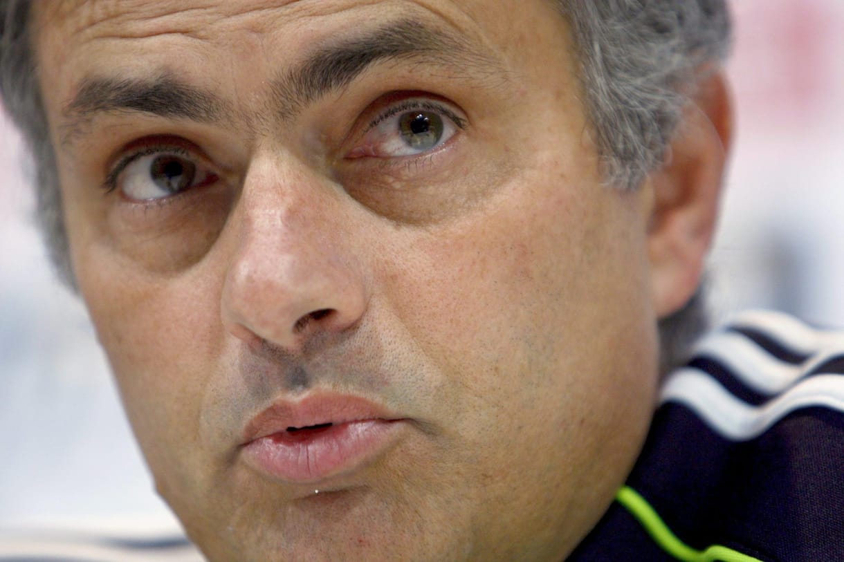 Két mérkőzésre szóló eltiltással megúszta a szemkinyomást Mourinho