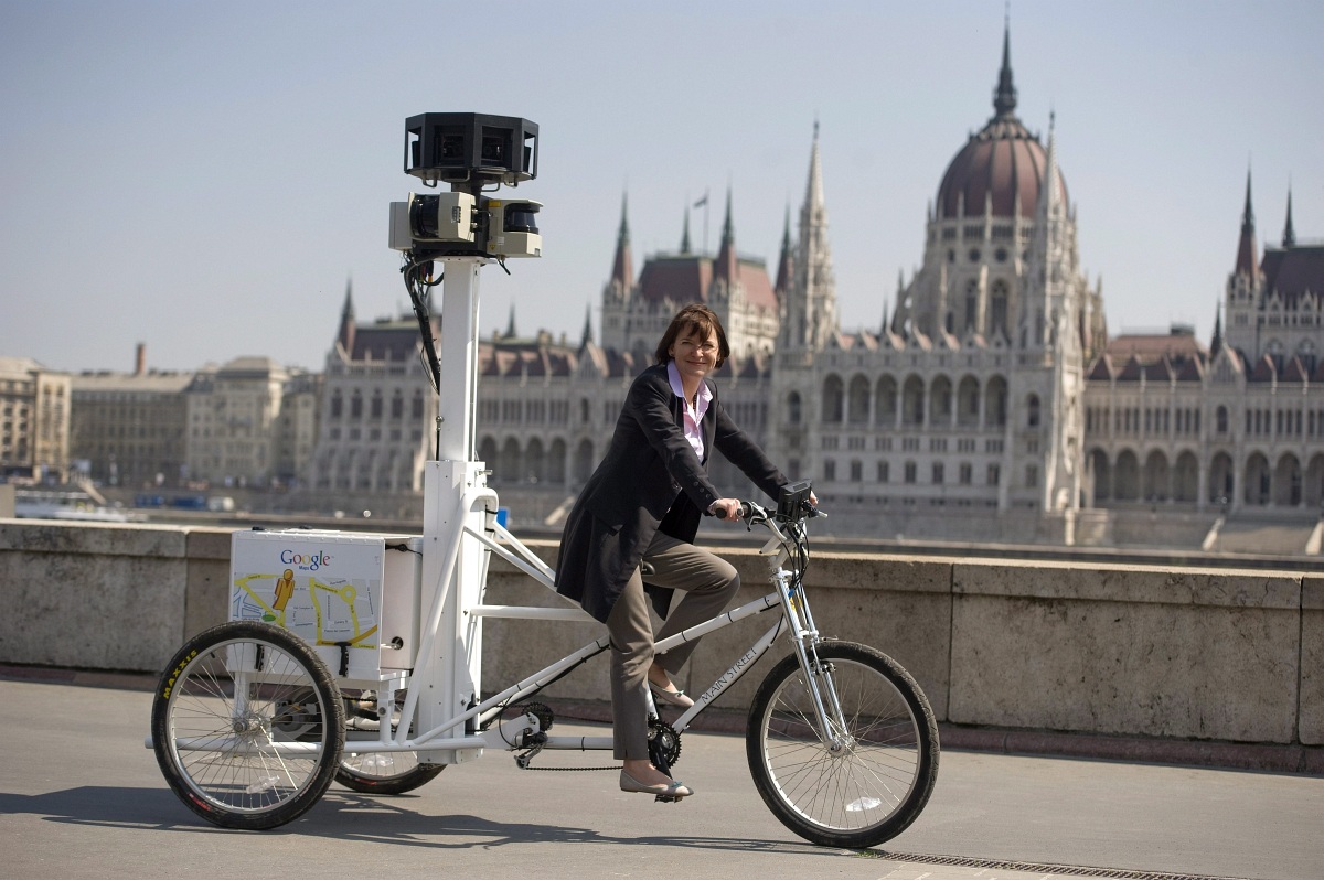 Fotók: Budapest utcáin cirkált a Google 3 dimenziós fényképezőgépe