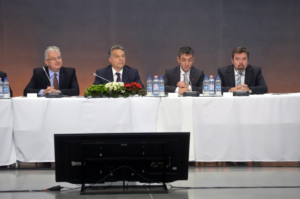 Orbán: A legvidámabb barakkból kóser alkotmányú ország lettünk
