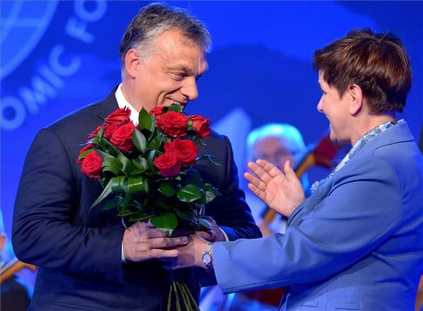 Orbán üzenetet küldött Beata Szydlónak a kórházba 