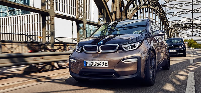 Kilenc év után véget ér a BMW i3 karrierje, Debrecenből jött volna az utód