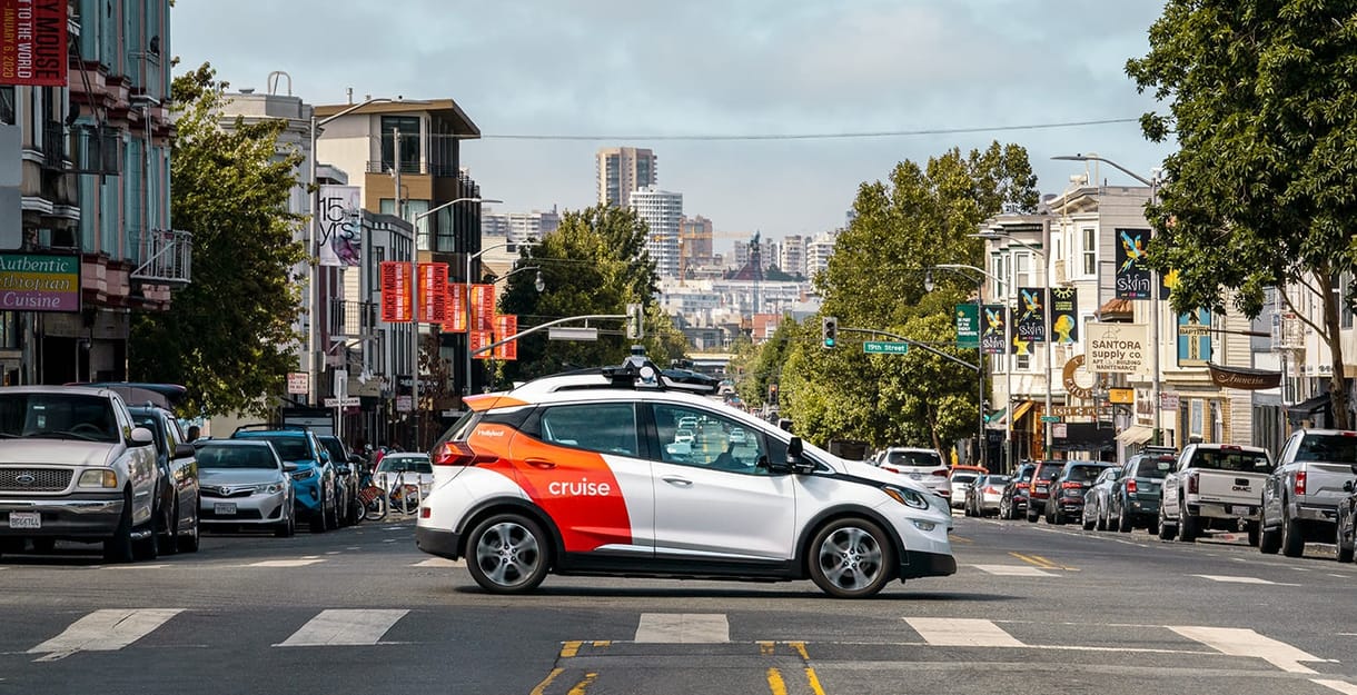 Kiveszi a sofőröket a Cruise a robottaxikból, önvezető módban közlekednek San Franciscóban