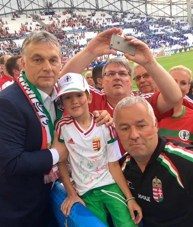 Fotó: Orbán szerénységre inti a magyarokat a szombati meccs után