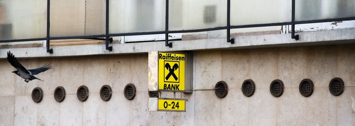 Szombatról vasárnapra virradóra nem tudnak majd bankkártyával fizetni a Raiffeisen ügyfelei