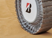 Tevetalp mintájára készít kereket a Bridgestone, a holdjáróra szerelhetik fel