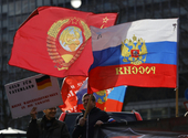 Fellazít és lázít Európában az orosz propaganda, a magyar kormánypárti média ingyen is terjeszti