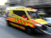 Una ambulancia se estrelló en Nagykörút y varias personas resultaron heridas, entre ellas un niño