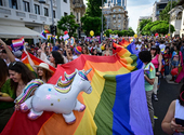 Budapesten a Kincsem parkba száműznék, Bukarestben 30 ezren az utcán ünnepelték a Pride-ot
