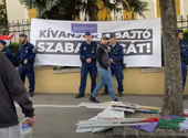 A sajtó szabadságáért tüntet a Momentum – élő videós közvetítésünk