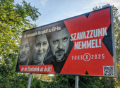 Szélesvásznú ukránozás: új óriásplakátokon riogat a kormánypropaganda