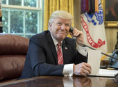 A béketárgyalások állnak, Trump pedig most már annak is az ellenkezőjét mondja, mint amit két napja állított