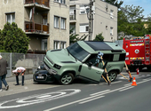 Megmászott egy Land Rover egy Audit a Sasadi úton - fotók