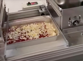 Egyként sír fel minden olasz: itt a pizzakészítő robot, ami MI-vel dolgozik (videó)
