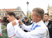 Magyar Péter a Néppártban kémkedő RMDSZ-képviselőkről és buszoztatott provokátorokról beszélt Nagyváradon