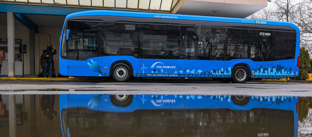 Gazdas g Nagyon szenved a Vol nbusz az j Mercedes elektromos