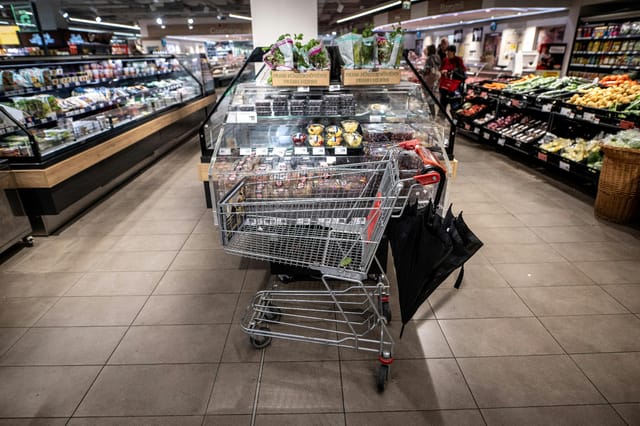 Ha gyorsan osztogatni kezdene a kormány, elfelejtenék a választók az elmúlt három évet?
