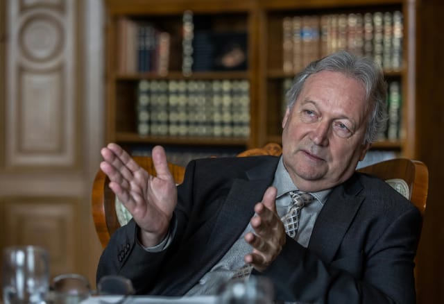 Freund Tamás nyíltan szembemegy a kormány terveivel