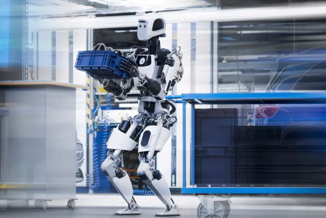 Autó: A kecskeméti Mercedesnél már megjelentek a robotmunkások | hvg.hu