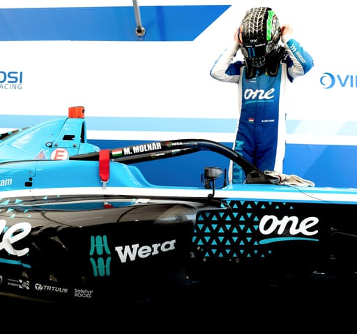 Célegyenesben az F1 felé – Molnár Martin brit F4-es pilótával beszélgettünk