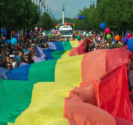 Minden, amit tudnod kell, ha szombaton kimennél a Pride mellett tüntetni – Fülke