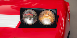Bukólámpás olasz időgép ez a 44 évesen bejáratósan új Ferrari