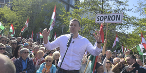 Menczer: A Harcosok Klubját nem pénz, hanem hazaszeretet hajtja