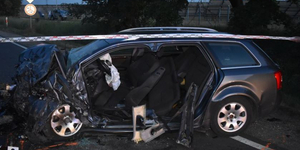 Bekristályozva karambolozott egy autós, a másik kocsiban maradandóan megsérült a sofőr