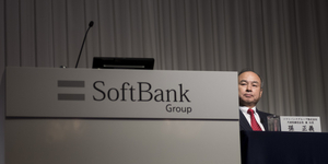 25 milliárd dollárt fektetne a ChatGPT-t fejlesztő cégbe a Softbank az olcsó kínai MI tarolása ellenére is