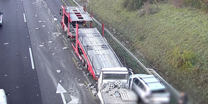 Hét autó tört össze egy figyelmetlen sofőr miatt az M7-esen – videó