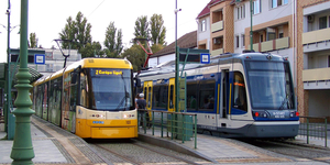 Sárgítják a szegedi tram-traineket, mert nem veszik észre az autósok