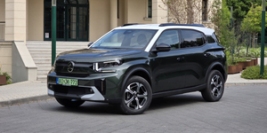 Az olcsó Daciáknak és Suzukiknak tesz keresztbe a Magyarországra érkezett új Citroën – kipróbáltuk