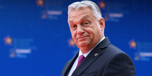 Orbán is zászlókról és szívecskékről posztolt