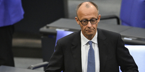 Elbukta a kancellári szavazást első körben Friedrich Merz
