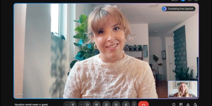 Tolmácsolós funkció jön a Google Meetbe