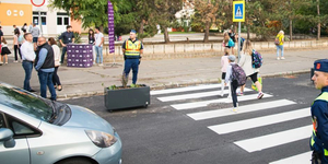 Lezárnák az autósok elől reggel és délután az iskolák előtti utcákat Budapesten