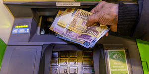 Hónapokig nem aludt egy szekszárdi nyugdíjas, mert tízezer forinttal kevesebbet adott ki neki egy bankautomata