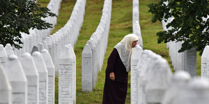 A boszniai szerb parlament tagadja, hogy népirtás történt volna Srebrenicában