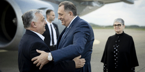 Munkalátogatást tesz Magyarországon a Boszniában körözött Milorad Dodik