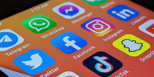Gyermekvédelmi eljárást indított az Európai Bizottság a Meta ellen a Facebook és az Instagram miatt