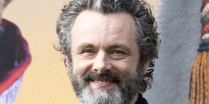 A saját pénzéből fizette ki a szomszédai tartozását Michael Sheen 