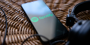 Csendben fizetőssé teheti a dalszövegeket a Spotify