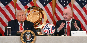 Trump a focivébébe is belerondít?