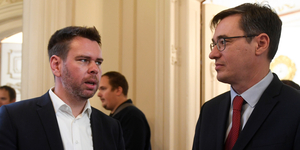 Rendkívüli ülést kezdeményezett a főváros pénzügyi helyzete miatt Vitézy Dávid és Baranyi Krisztina