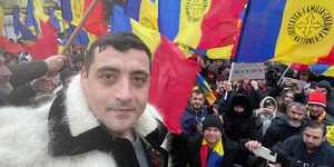 A szélsőjobboldali Simion elleni szavazásra kérik a híveiket a romániai magyar egyházak